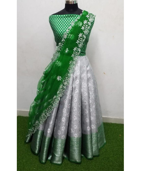 Tissue Banarasi Lehanga  (Tissue Meenakari weaving Lehangas ,with contrast blouse and contrast cut work voni) 